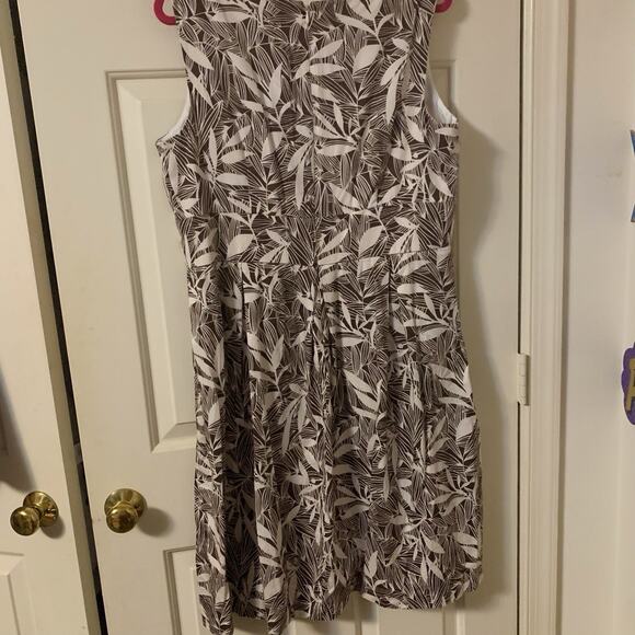 Women’s Summer Dress Van Heusen Brown And White Tropical Print Size 18 - Picture 8 of 8